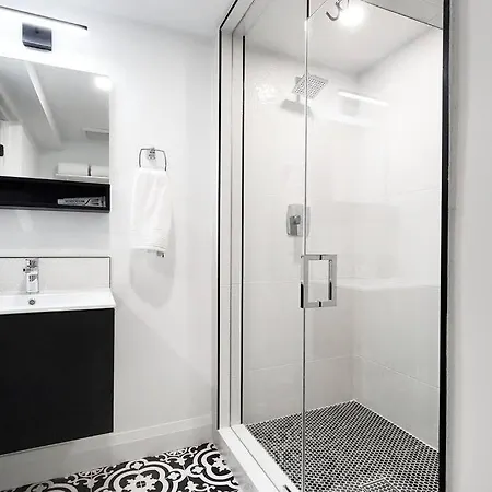 Renovated Guest Suite Near The Lake & High Park In Toronto! Extérieur photo