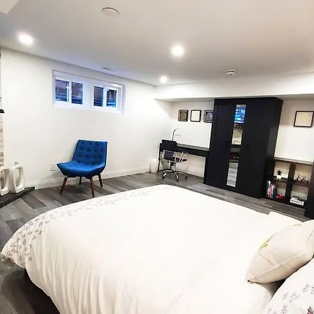 Renovated Guest Suite Near The Lake & High Park In Toronto! Extérieur photo