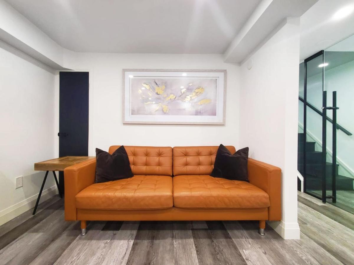 Renovated Guest Near The & High Park In Toronto! Appartement *